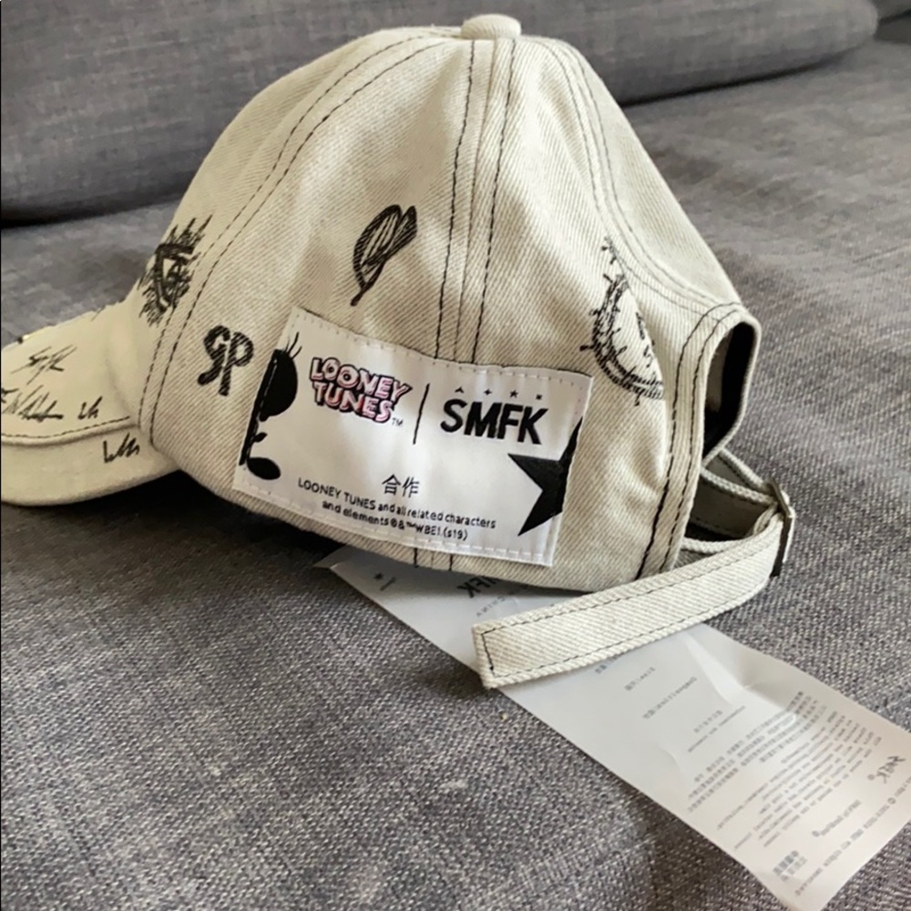 Baseball cap - Picture 2 of 5